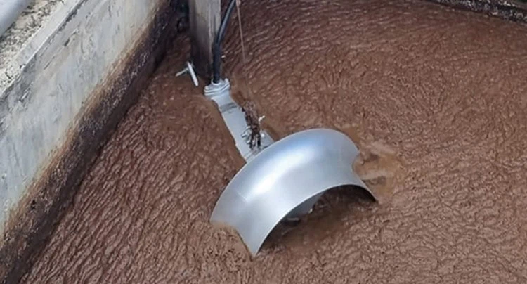 Sludge tank submersible mixer Sludge tank submersible mixer